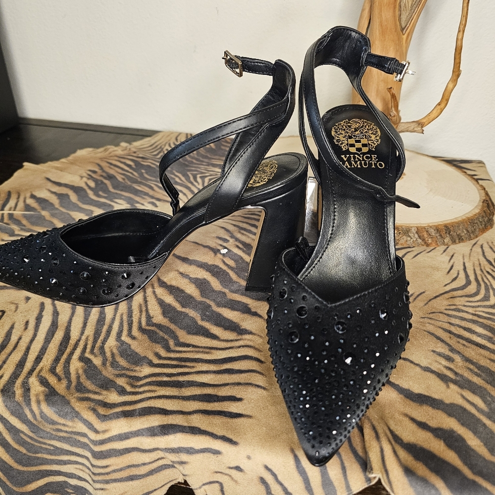 VINCE CAMUTO Blk Rhinestone Emb. SB Satin Pump-9-EUC